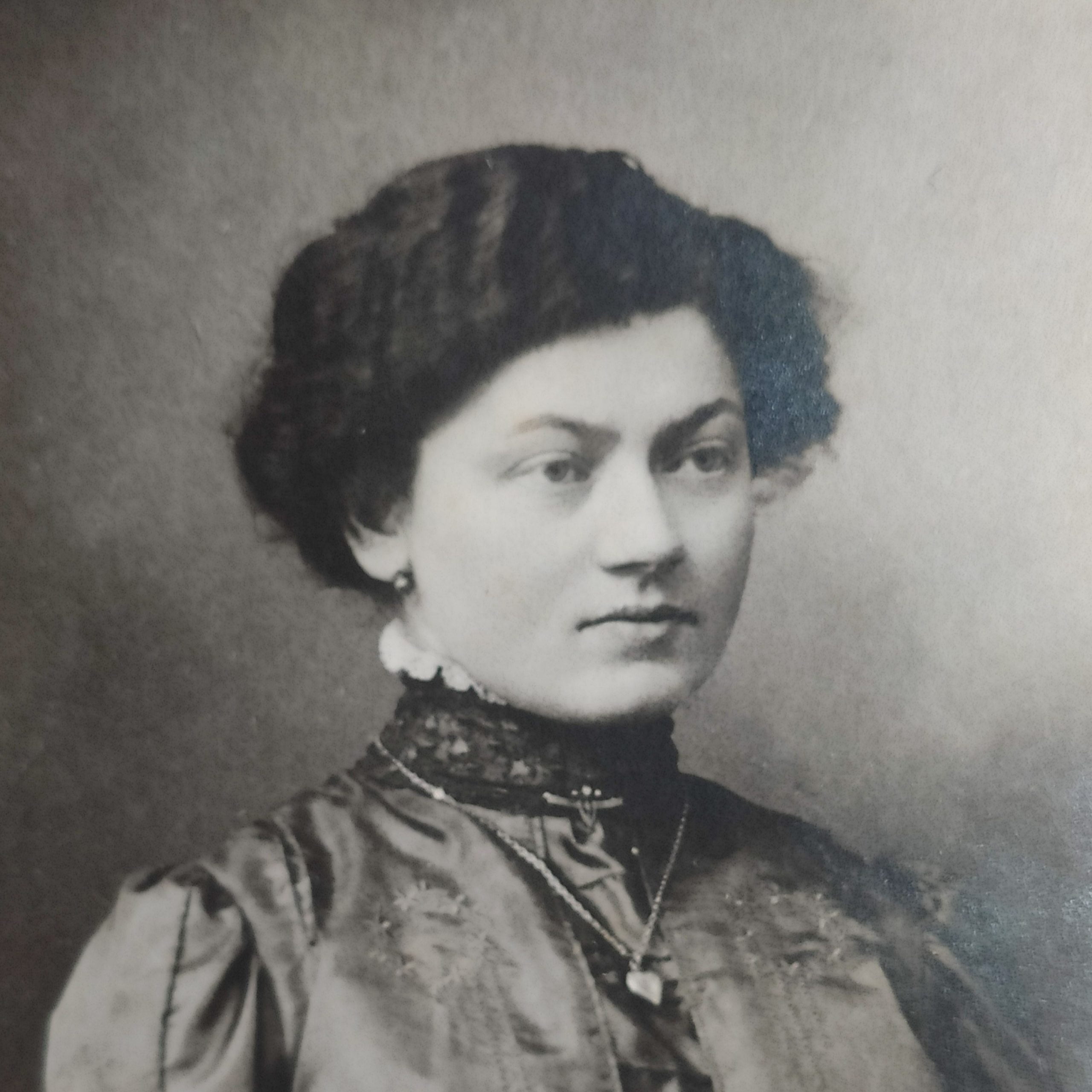fotografia z przełomu XIX i XX wieku - portret kobiety