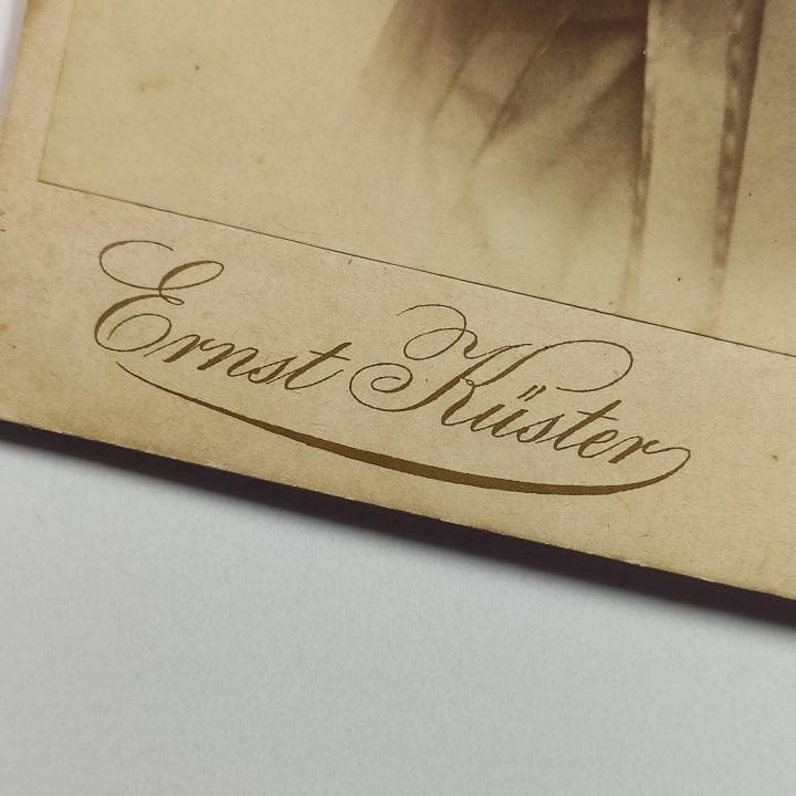 Ernst Küster München profil, Fikuśne mankiety