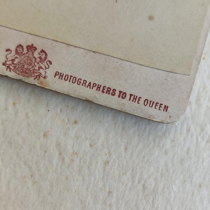 slogan reklama Sheffield, Mały ten ich świat&#8230;