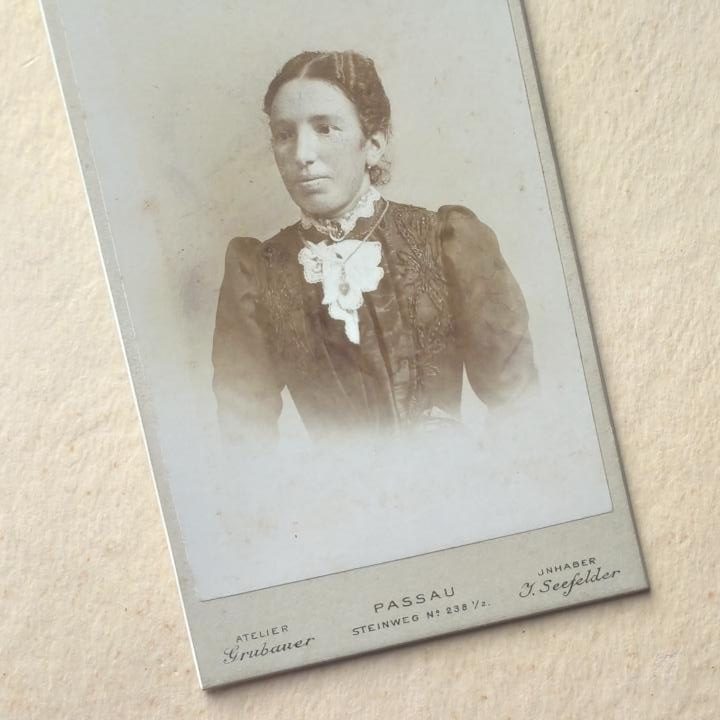 Josef Seefelder Passau żabot, Lokalna moda