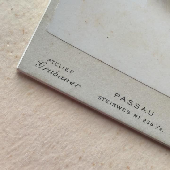 Josef Seefelder Passau żabot, Lokalna moda