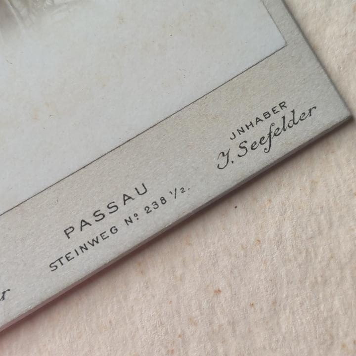 Josef Seefelder Passau żabot, Lokalna moda