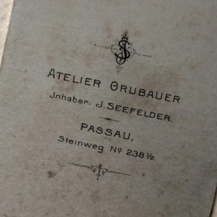 Josef Seefelder Passau żabot, Lokalna moda