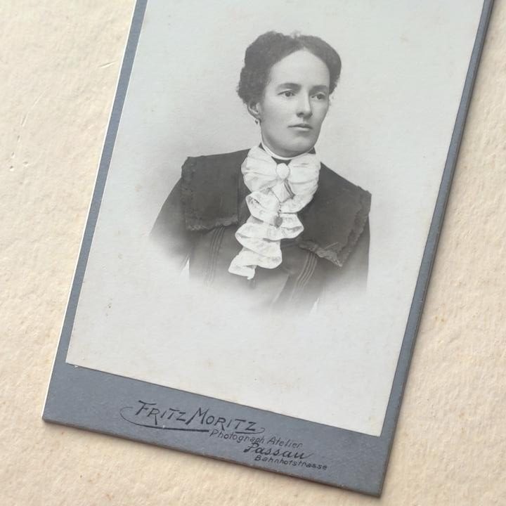 Fritz Moritz zabor Passau, Czy to żabot?