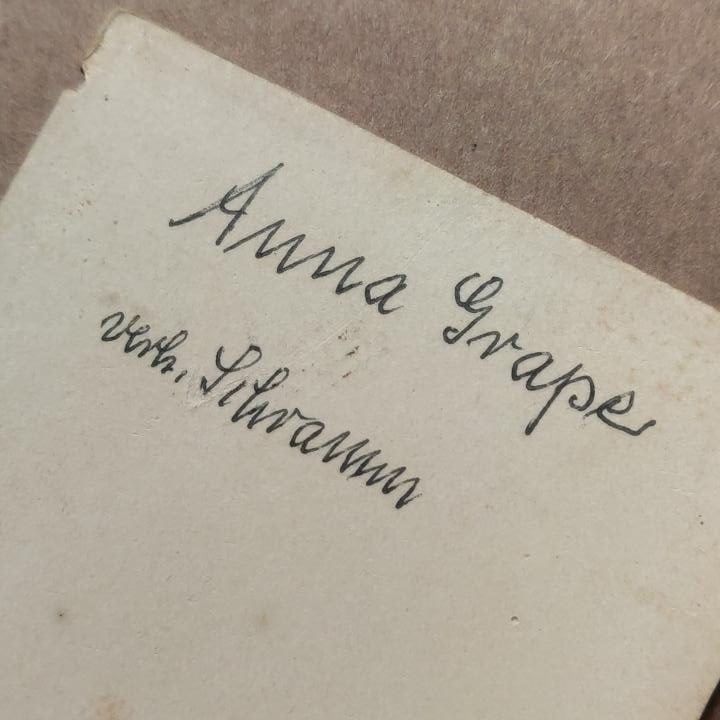 , Anna Grape