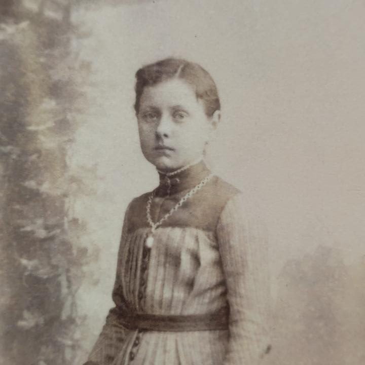 , Jeśli to konieczne…, szuflada pełna fotografii , Jeśli to konieczne…