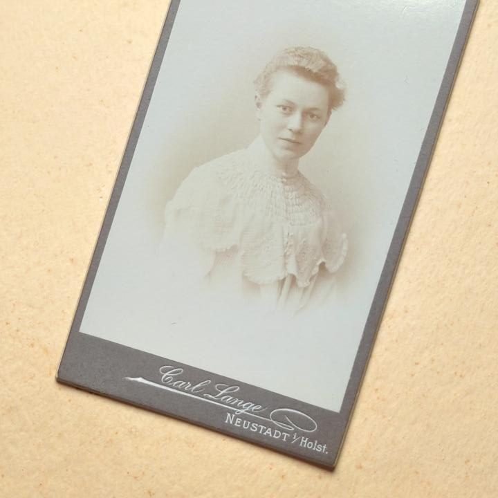 Neustadt Holstein Carl Lange, W tym wieku?, szuflada pełna fotografii Neustadt Holstein Carl Lange, W tym wieku?