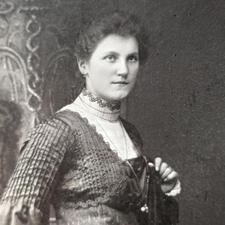 Max Schmitz, Wejdziesz na herbatę…?, szuflada pełna fotografii Max Schmitz, Wejdziesz na herbatę…?
