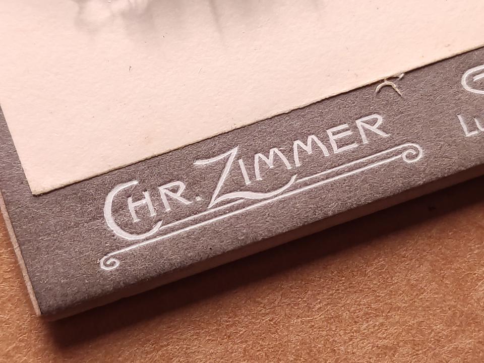 Gießen Giessen Zimmer, Znów bufiasto, szuflada pełna fotografii Gießen Giessen Zimmer, Znów bufiasto