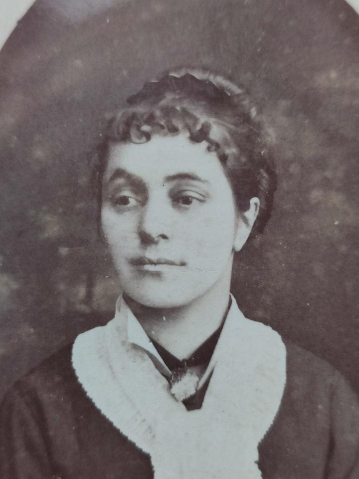 Lucien Muller Marie Louise Rault, Córka żebraczki