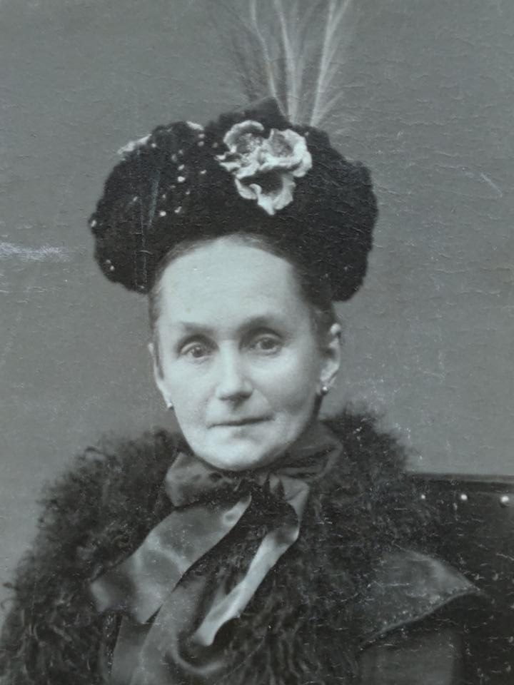 , Etola czy boa?, szuflada pełna fotografii , Etola czy boa?