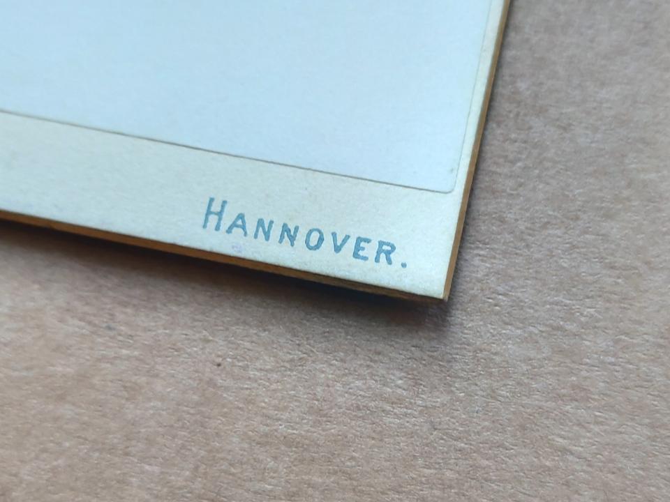 Carl Thies Hannover, Panienka?, szuflada pełna fotografii