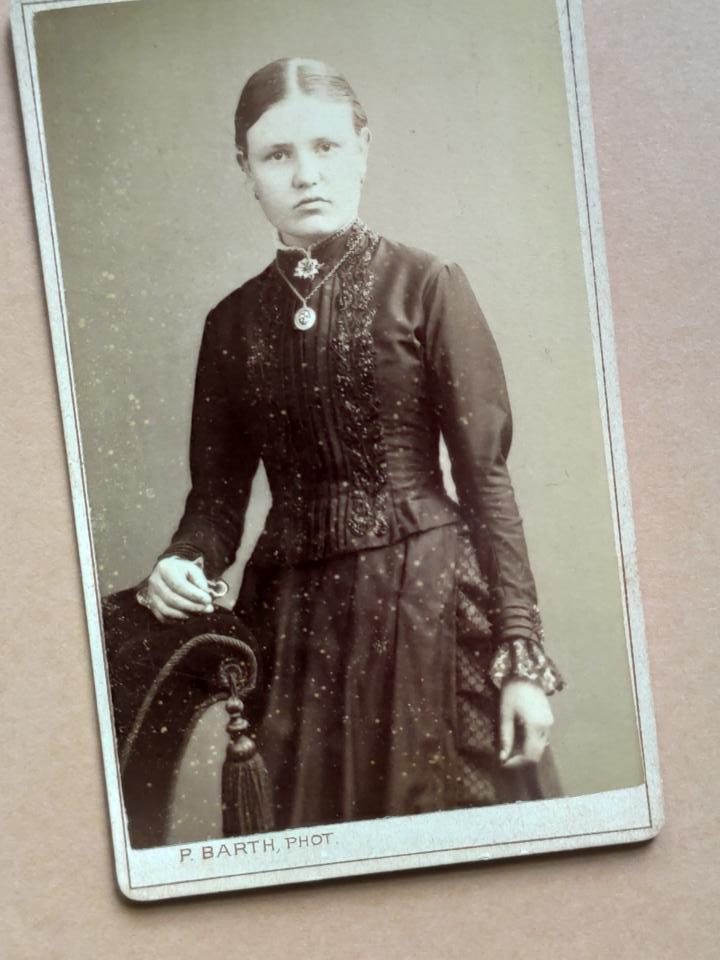 , Długo jeszcze?, szuflada pełna fotografii , Długo jeszcze?
