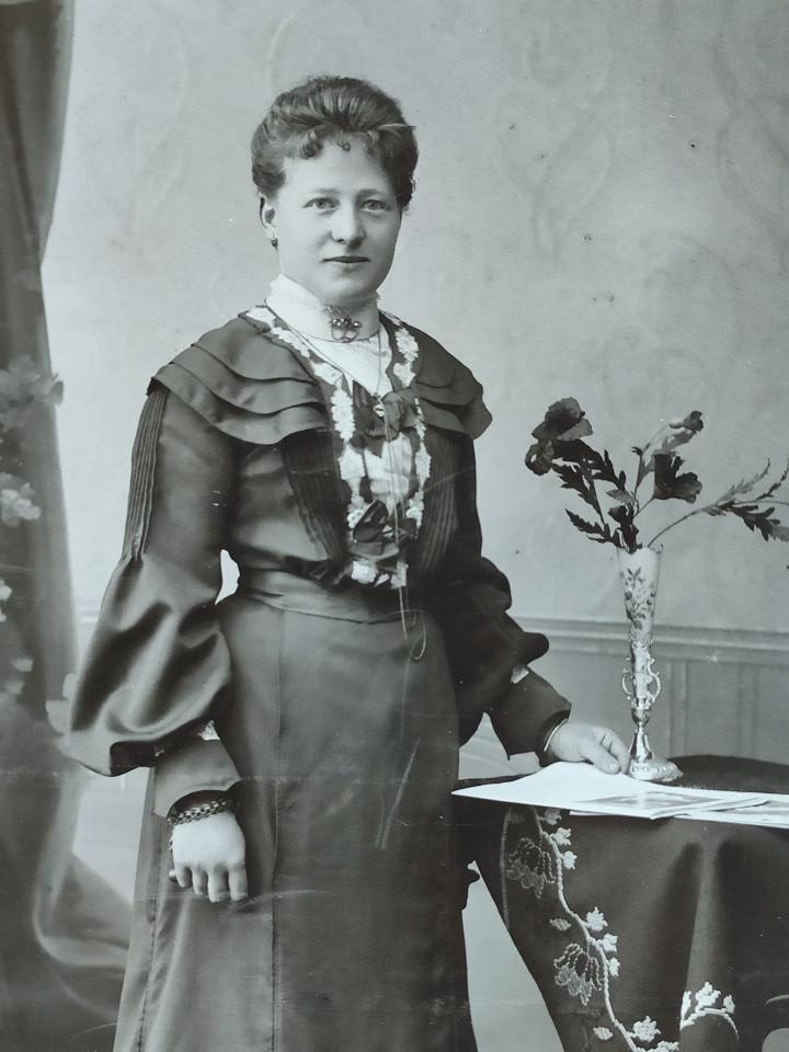 Ernst Ebel, Bukiet, szuflada pełna fotografii Ernst Ebel, Bukiet