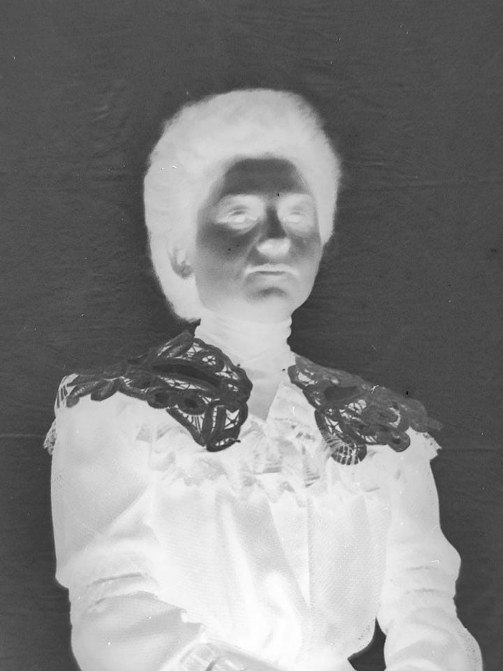, Królowa podwórka