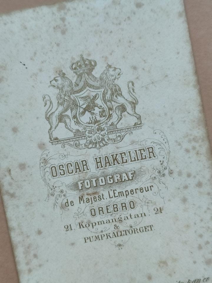 Oscar Hakelier książki, Kupka wstydu