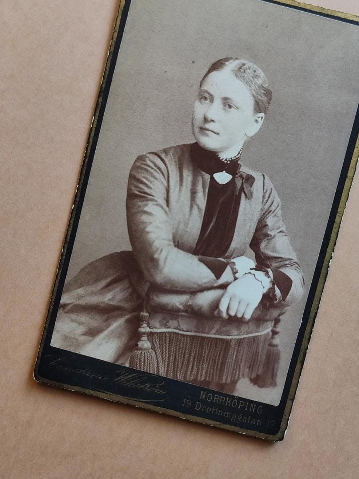 Constance Wikström, Oparcie czy podparcie?