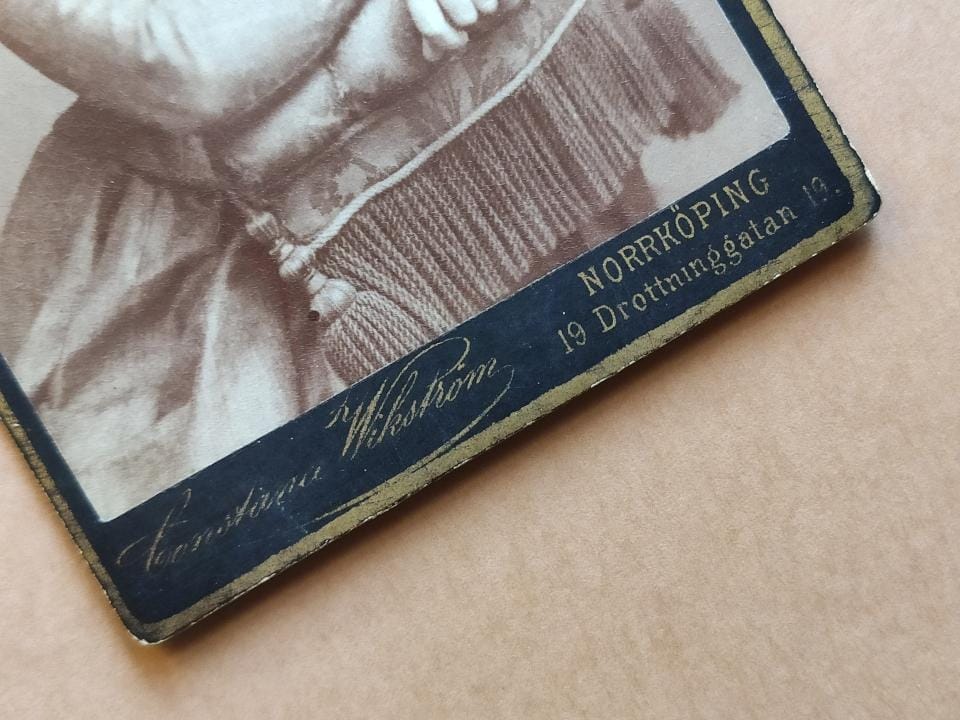 Constance Wikström, Oparcie czy podparcie?
