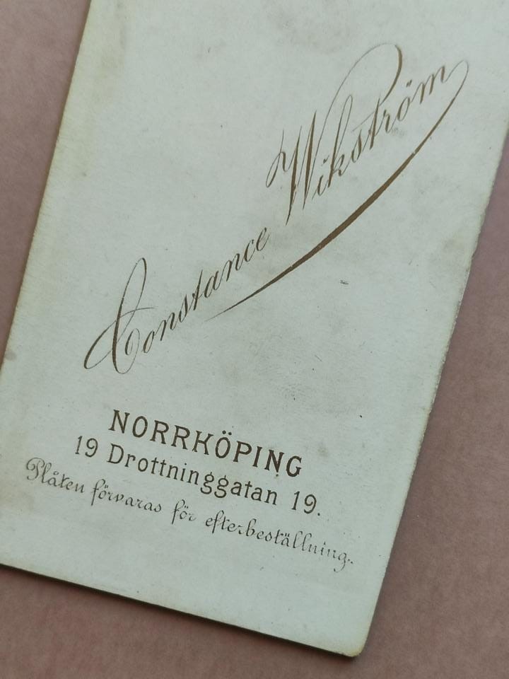 Constance Wikström, Oparcie czy podparcie?