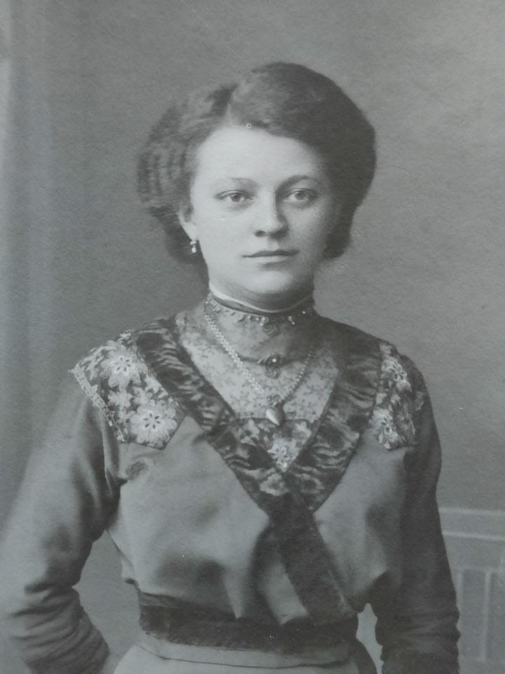 Hermann Krausse, Co tam chowasz za plecami?