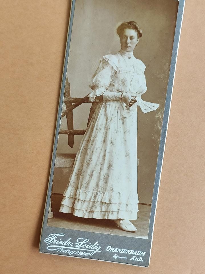 , Czuję się dotknięta!, szuflada pełna fotografii , Czuję się dotknięta!