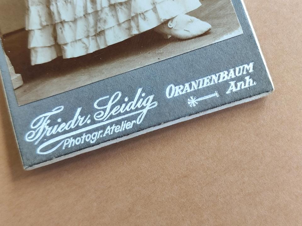 , Czuję się dotknięta!, szuflada pełna fotografii , Czuję się dotknięta!