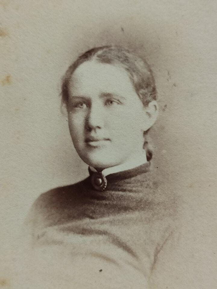Henry Knight, Heniu, bądź rycerski&#8230;