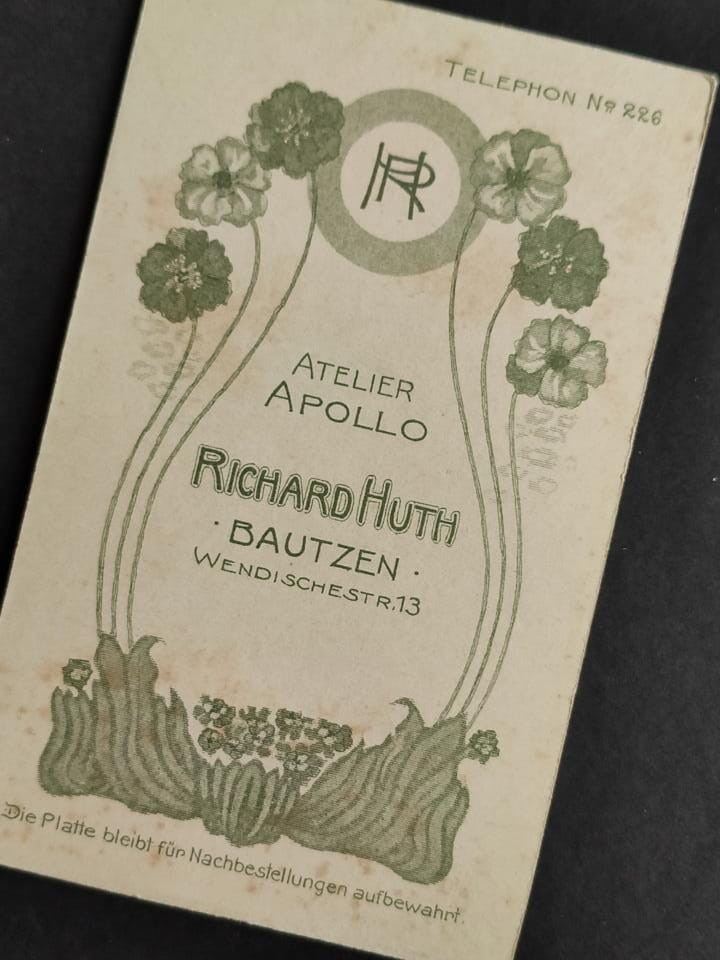 Richard Huth, Serweta? Nie, nie widziałam&#8230;