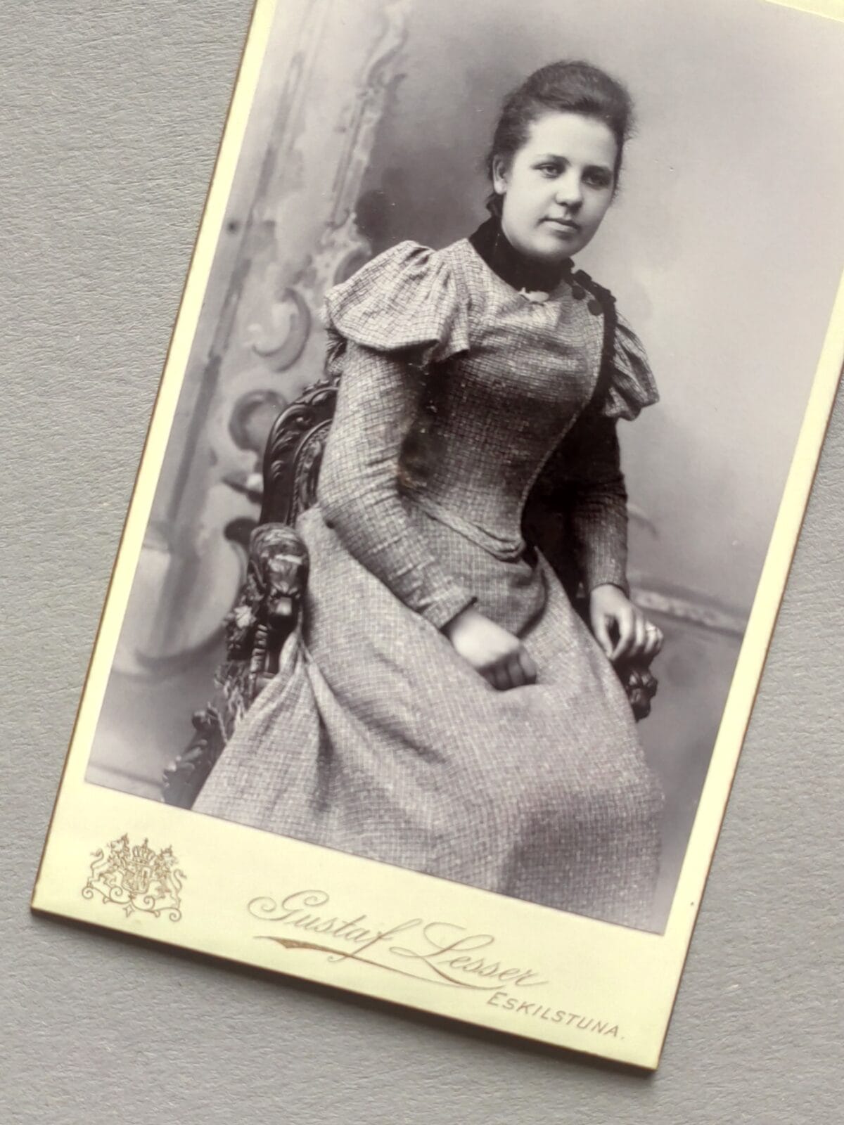 Larsson Lesser, Lesser czyli Larsson