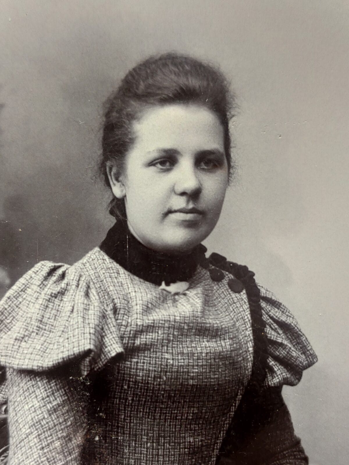 Larsson Lesser, Lesser czyli Larsson