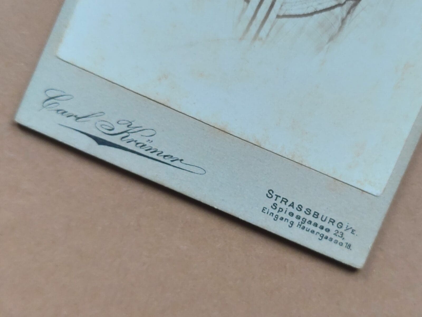 Carl Kr&auml;mer, Fotoszopowato