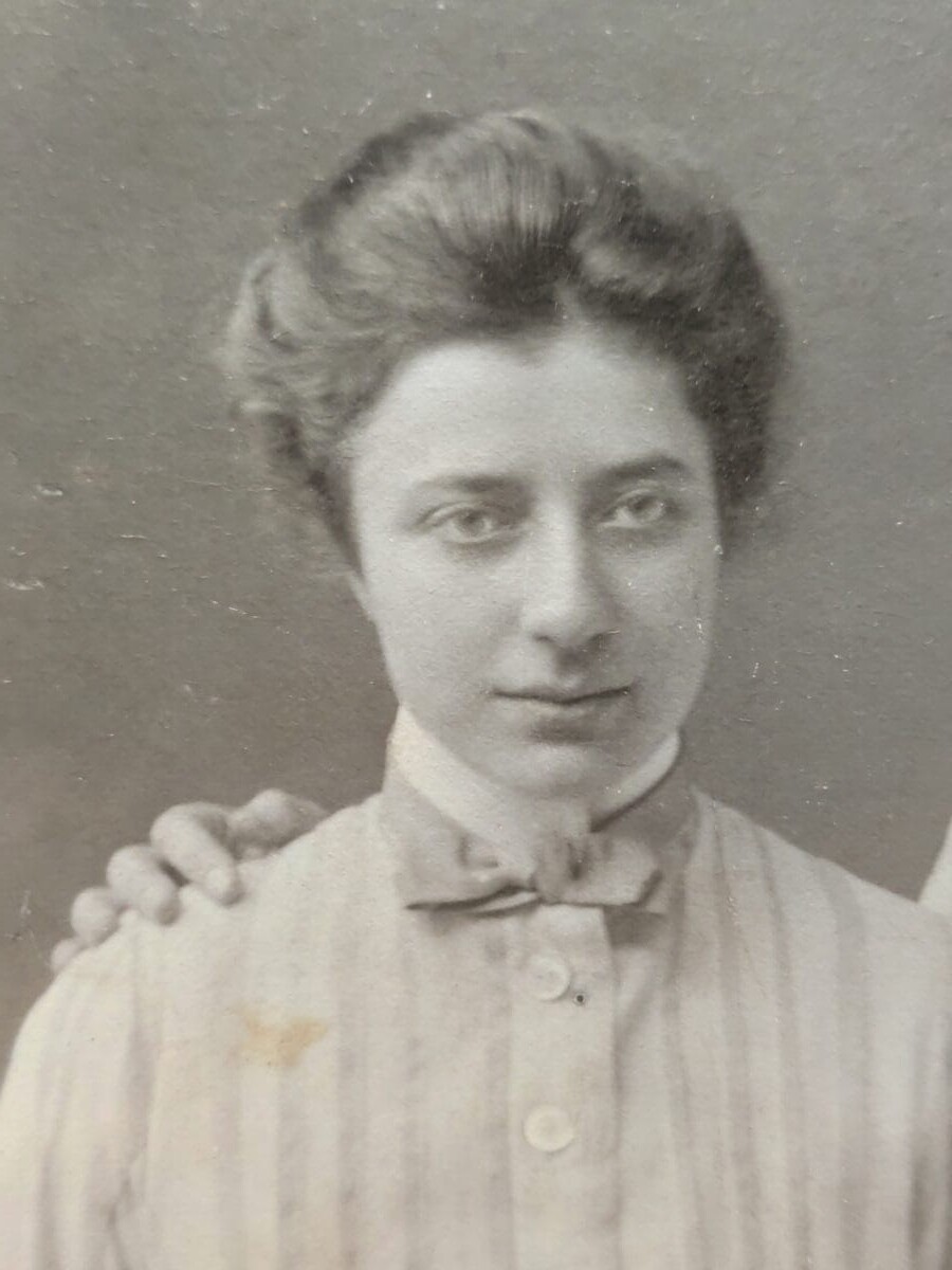 Julius Peters bluzka, Guziki!