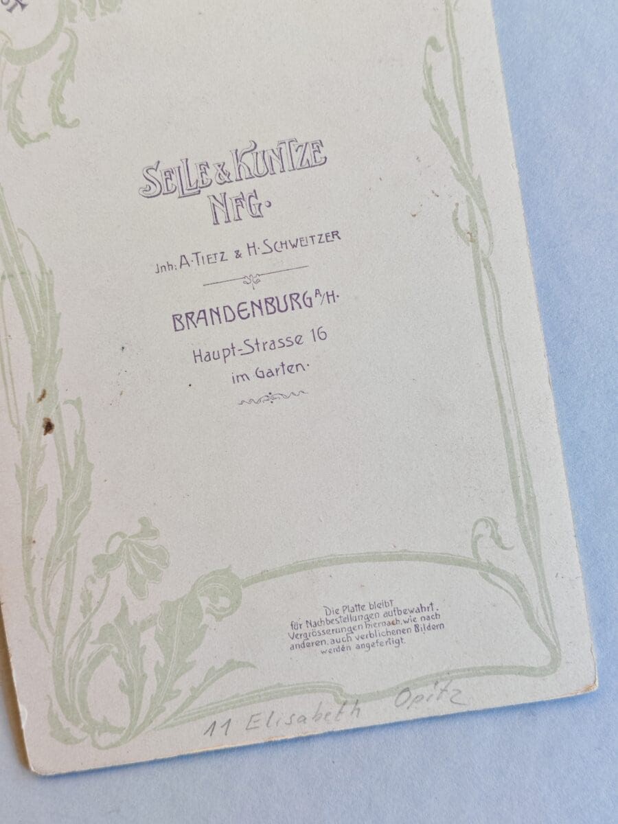 , W chuście